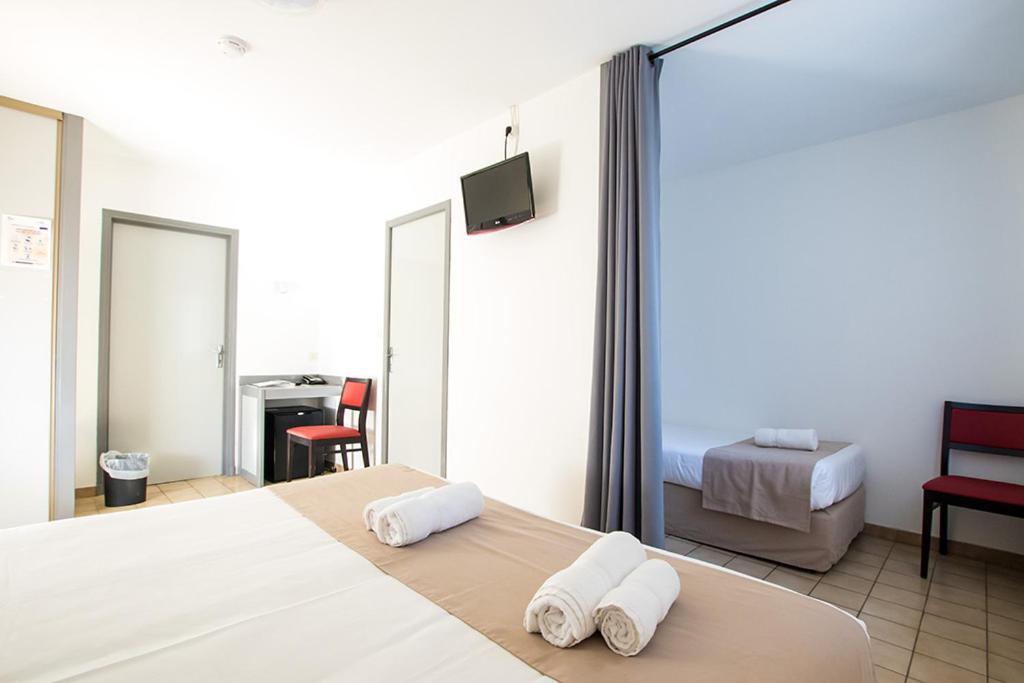 Hotel Du Cros D'Auzon Saint-Maurice-d'Ardeche ภายนอก รูปภาพ